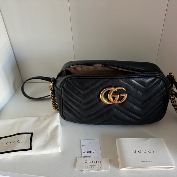 Gucci GG Marmont small camera bag - Picture 1 of 10